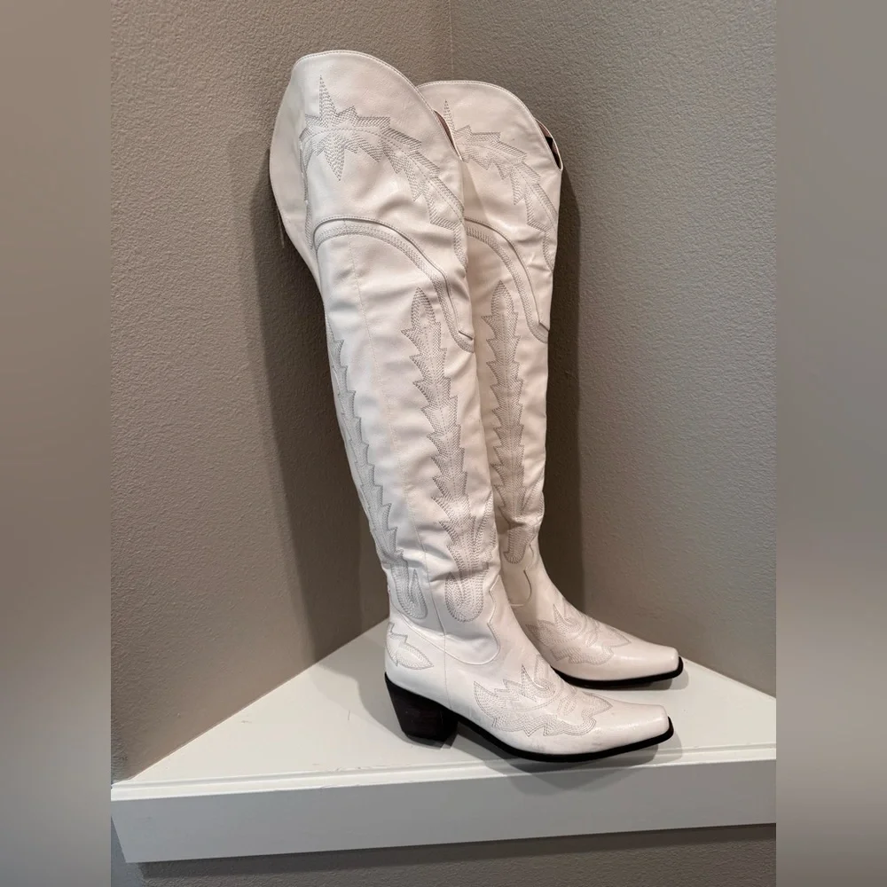 White Embroidered Knee-High Women's Boots - Picture 2 of 7